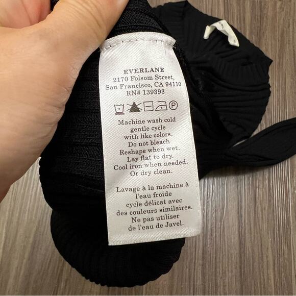 Everlane women sz Xs The Viscose Knit Crew in black, - Picture 11 of 13